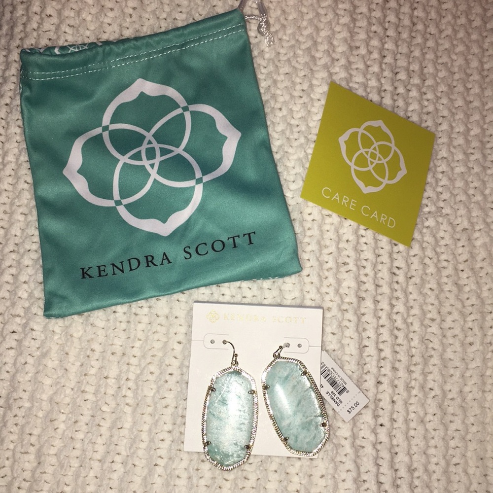 NWT Kendra Scott Danielle Earrings